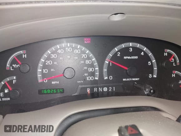 ✅ 2000 Ford Expedition Eddie Bauer • VIN: 1FMPU18L0YLA30841 • Lot: 43716676. Wystawiony na IAAI z przebiegiem 168 263 mil. Bezpłatny archiwum sprzedaży aukcyjnych z USA i szczegółowy raport historii pojazdu na DreamBid. Zdjęcie 7.