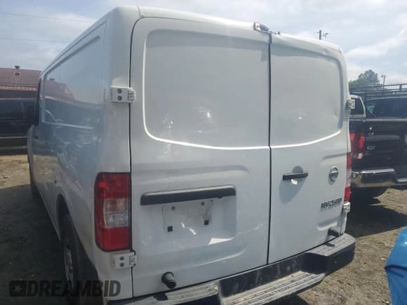 ✅ 2020 Nissan NV Cargo S • VIN: 1N6BF0KY4LN805997 • Лот: 59203675. Опубликован ранее на Copart с пробегом Не указан. Бесплатный доступ к архиву аукционных продаж из США и подробный отчёт об истории автомобиля на DreamBid. Изображение 6.