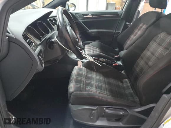 ✅ 2017 Volkswagen Golf GTI S • VIN: 3VW4T7AU9HM051134 • Lot: 89624615. Wystawiony na Copart z przebiegiem 101 208 mil. Bezpłatny archiwum sprzedaży aukcyjnych z USA i szczegółowy raport historii pojazdu na DreamBid. Zdjęcie 7.