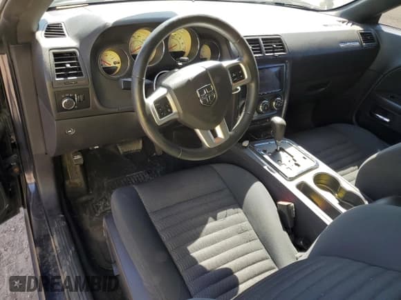 ✅ 2012 Dodge Challenger SXT • VIN: 2C3CDYAG2CH293416 • Lot: 73432504. Wystawiony na Copart z przebiegiem 108 531 mil. Bezpłatny archiwum sprzedaży aukcyjnych z USA i szczegółowy raport historii pojazdu na DreamBid. Zdjęcie 8.