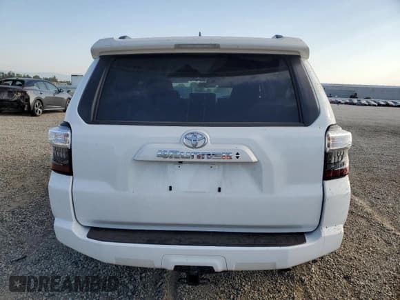 ✅ 2024 Toyota 4Runner SR5 • VIN: JTEMU5JR5R6292041 • Lot: 59817895. Listed on Copart with 9,451 mi. Free auction sales archive from the USA and detailed vehicle history report at DreamBid. Image 6.
