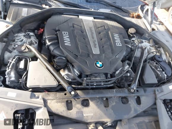 ✅ 2014 BMW 7 Series 750i xDrive • VIN: WBAYB6C55ED224496 • Lot: 41471012. Wystawiony na IAAI z przebiegiem 131 851 mil. Bezpłatny archiwum sprzedaży aukcyjnych z USA i szczegółowy raport historii pojazdu na DreamBid. Zdjęcie 10.