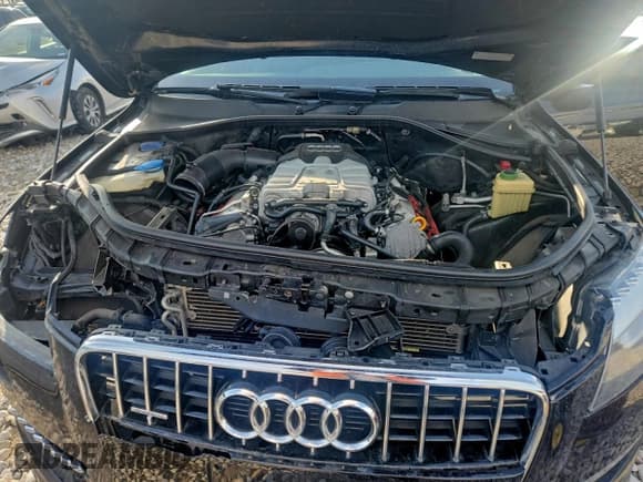 ✅ 2015 Audi Q7 Premium Plus • VIN: WA1LGAFEXFD022150 • Lot: 92232495. Listed on Copart with 92,600 mi. Free auction sales archive from the USA and detailed vehicle history report at DreamBid. Image 12.