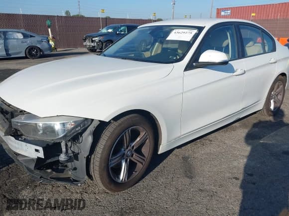 ✅ 2014 BMW 3 Series 328i • VIN: WBA3C1C54EK109829 • Лот: 43629275. Опубликован ранее на IAAI с пробегом 102 123 миль. Бесплатный доступ к архиву аукционных продаж из США и подробный отчёт об истории автомобиля на DreamBid. Изображение 2.