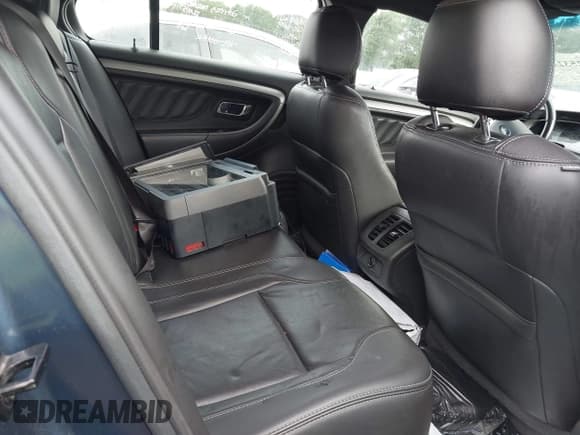 ✅ 2018 Ford Taurus SEL • VIN: 1FAHP2E84JG109858 • Lot: 42532168. Listed on IAAI with 218,304 mi. Free auction sales archive from the USA and detailed vehicle history report at DreamBid. Image 8.