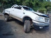 ✅ 1999 Ford F-150 XL • VIN: 1FTRX18LXXNA90858 • Lot: 42887030. Wystawiony na IAAI z przebiegiem Nie podano. Bezpłatny archiwum sprzedaży aukcyjnych z USA i szczegółowy raport historii pojazdu na DreamBid. Zdjęcie 1.