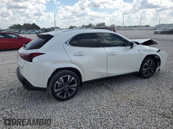 ✅ 2024 Lexus UX 250h Premium • VIN: JTHP6JBH9R2190368 • Lot: 71686534. Listed on Copart with 5,421 mi. Free auction sales archive from the USA and detailed vehicle history report at DreamBid. Image 3.