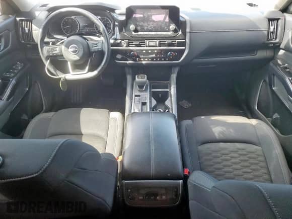 2022 Nissan Pathfinder SV z VIN 5N1DR3BAXNC252421, wystawiony jako Copart lot #81744505 z przebiegiem 101 368 mil mil oraz Szkoda całkowita • Salvage title. Historia ofert i sprzedaży dostępna na DreamBid. Obrazek 8.