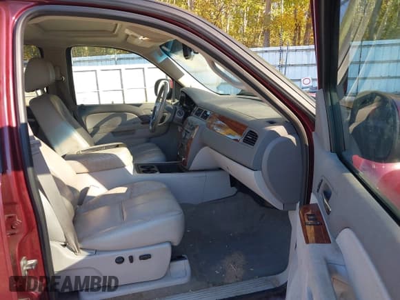 ✅ 2013 Chevrolet Silverado 1500 LTZ • VIN: 3GCPKTE7XDG153213 • Lot: 43458418. Wystawiony na IAAI z przebiegiem 247 520 mil. Bezpłatny archiwum sprzedaży aukcyjnych z USA i szczegółowy raport historii pojazdu na DreamBid. Zdjęcie 5.