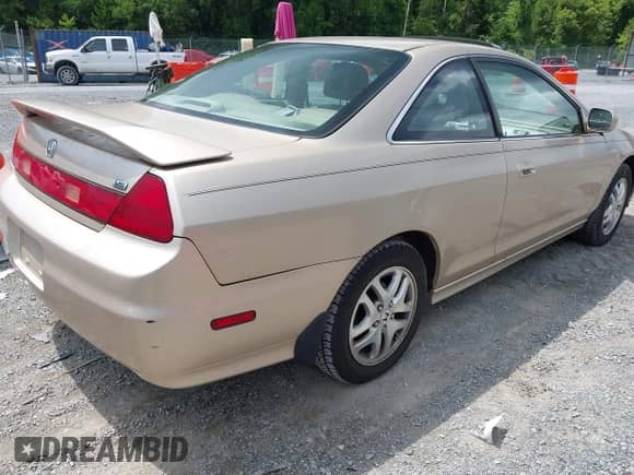 2001 Honda Accord EX с VIN 1HGCG22501A012711, выставлен на аукционе IAAI как лот 42878626 с пробегом 215 015 миль миль и . История ставок и продаж доступна на DreamBid. Изображение 4.