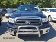 ✅ 2010 Toyota Tundra • VIN: 5TFUM5F12AX006488 • Lot: 71805415. Wystawiony na Copart z przebiegiem 142 452 mil. Bezpłatny archiwum sprzedaży aukcyjnych z USA i szczegółowy raport historii pojazdu na DreamBid. Zdjęcie 5.