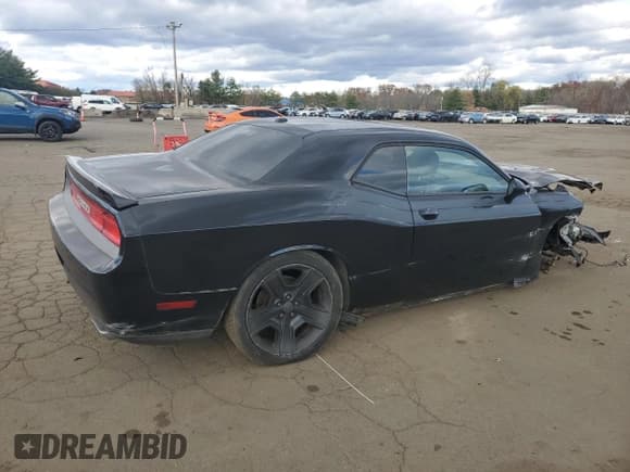 ✅ 2013 Dodge Challenger R/T Plus • VIN: 2C3CDYBT1DH600586 • Lot: 91699605. Wystawiony na Copart z przebiegiem 134 482 mil. Bezpłatny archiwum sprzedaży aukcyjnych z USA i szczegółowy raport historii pojazdu na DreamBid. Zdjęcie 3.