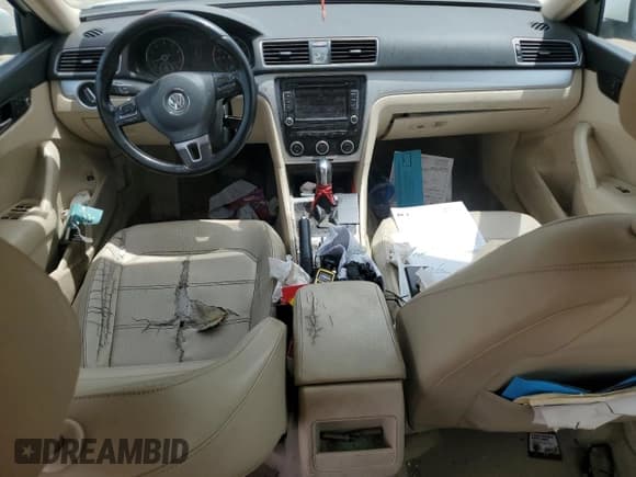 ✅ 2012 Volkswagen Passat SE • VIN: 1VWBP7A30CC071964 • Lot: 61107615. Listed on Copart with 197,209 mi. Free auction sales archive from the USA and detailed vehicle history report at DreamBid. Image 8.