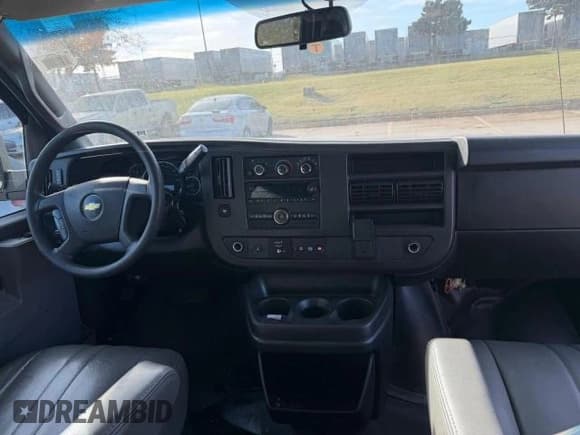 ✅ 2019 Chevrolet Express Cargo • VIN: 1GCWGAFP5K1364511 • Lot: 92509395. Listed on Copart with 266,453 mi. Free auction sales archive from the USA and detailed vehicle history report at DreamBid. Image 9.