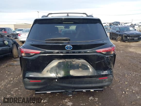 ✅ 2022 Toyota Sienna XLE • VIN: 5TDYSKFC4NS044257 • Lot: 43773110. Listed on IAAI with 40,864 mi. Free auction sales archive from the USA and detailed vehicle history report at DreamBid. Image 16.
