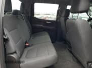 ✅ 2022 Chevrolet Silverado 1500 Custom Trail Boss • VIN: 3GCPYCEL9NG110320 • Lot: 51608405. Wystawiony na Copart z przebiegiem 50 716 mil. Bezpłatny archiwum sprzedaży aukcyjnych z USA i szczegółowy raport historii pojazdu na DreamBid. Zdjęcie 10.