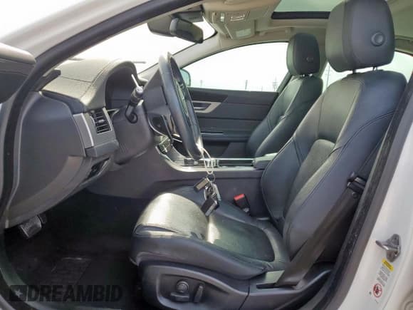 ✅ 2017 Jaguar XF 35t Prestige • VIN: SAJBE4BV4HCY31023 • Lot: 56425255. Listed on Copart with 58,469 mi. Free auction sales archive from the USA and detailed vehicle history report at DreamBid. Image 7.