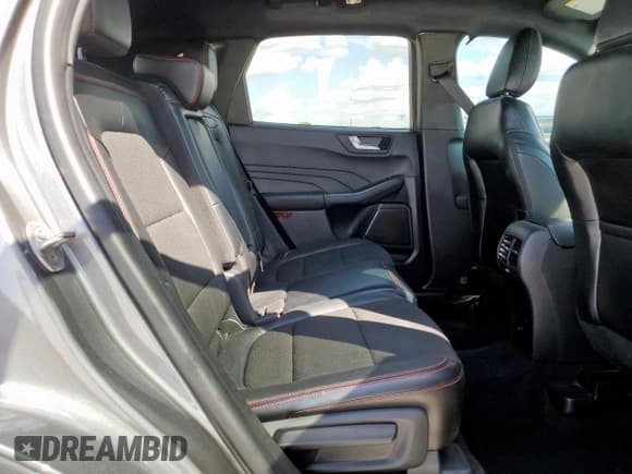 ✅ 2024 Ford Escape ST-Line • VIN: 1FMCU0MN4RUA15724 • Lot: 82097495. Wystawiony na Copart z przebiegiem 39 917 mil. Bezpłatny archiwum sprzedaży aukcyjnych z USA i szczegółowy raport historii pojazdu na DreamBid. Zdjęcie 11.