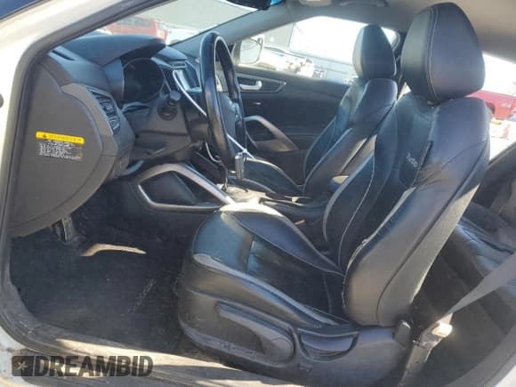 ✅ 2015 Hyundai Veloster Turbo • VIN: KMHTC6AEXFU239828 • Lot: 87089004. Wystawiony na Copart z przebiegiem 140 556 mil. Bezpłatny archiwum sprzedaży aukcyjnych z USA i szczegółowy raport historii pojazdu na DreamBid. Zdjęcie 7.