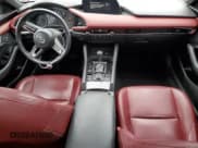 ✅ 2020 Mazda 3 Premium • VIN: JM1BPBNM8L1161822 • Lot: 83757465. Wystawiony na Copart z przebiegiem 35 553 mil. Bezpłatny archiwum sprzedaży aukcyjnych z USA i szczegółowy raport historii pojazdu na DreamBid. Zdjęcie 8.