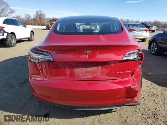 ✅ 2018 Tesla Model 3 Long Range Battery • VIN: 5YJ3E1EBXJF070025 • Lot: 92237805. Wystawiony na Copart z przebiegiem 106 318 mil. Bezpłatny archiwum sprzedaży aukcyjnych z USA i szczegółowy raport historii pojazdu na DreamBid. Zdjęcie 6.