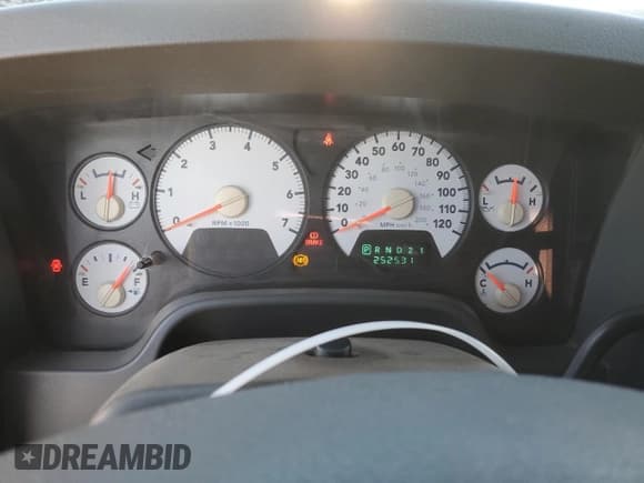 ✅ 2006 Dodge 1500 SLT • VIN: 1D7HA18N86S680464 • Лот: 77619534. Опубликован ранее на Copart с пробегом 252 531 миль. Бесплатный доступ к архиву аукционных продаж из США и подробный отчёт об истории автомобиля на DreamBid. Изображение 9.