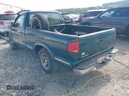 ✅ 1998 Chevrolet S-10 • VIN: 1GCCS14W8W8121476 • Lot: 43405163. Wystawiony na IAAI z przebiegiem Nie podano. Bezpłatny archiwum sprzedaży aukcyjnych z USA i szczegółowy raport historii pojazdu na DreamBid. Zdjęcie 3.