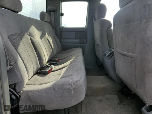 ✅ 2000 Chevrolet Silverado 1500 LS • VIN: 2GCEK19V5Y1152456 • Lot: 92304185. Wystawiony na Copart z przebiegiem 295 253 mil. Bezpłatny archiwum sprzedaży aukcyjnych z USA i szczegółowy raport historii pojazdu na DreamBid. Zdjęcie 10.