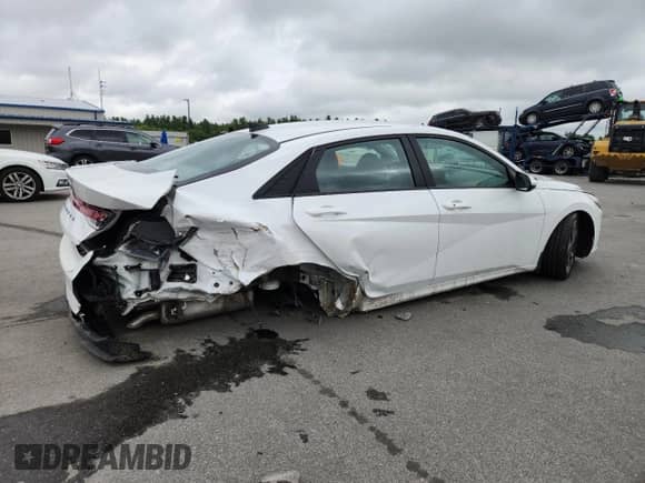 ✅ 2023 Hyundai Elantra SEL • VIN: 5NPLS4AG8PH092904 • Lot: 71776515. Listed on Copart with 40,831 mi miles. Access the free auction sales archive from the USA and view a detailed vehicle history report at DreamBid. Image 3.