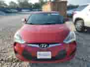 2013 Hyundai Veloster w/Gray Int z VIN KMHTC6ADXDU123842, wystawiony jako Copart lot #66178084 z przebiegiem 176 471 mil mil oraz Szkoda całkowita • Salvage title. Historia ofert i sprzedaży dostępna na DreamBid. Obrazek 5.