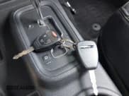 ✅ 2018 Jeep Wrangler Unlimited Sahara • VIN: 1C4BJWEG1JL821557 • Lot: 43011200. Wystawiony na IAAI z przebiegiem 73 773 mil. Bezpłatny archiwum sprzedaży aukcyjnych z USA i szczegółowy raport historii pojazdu na DreamBid. Zdjęcie 11.