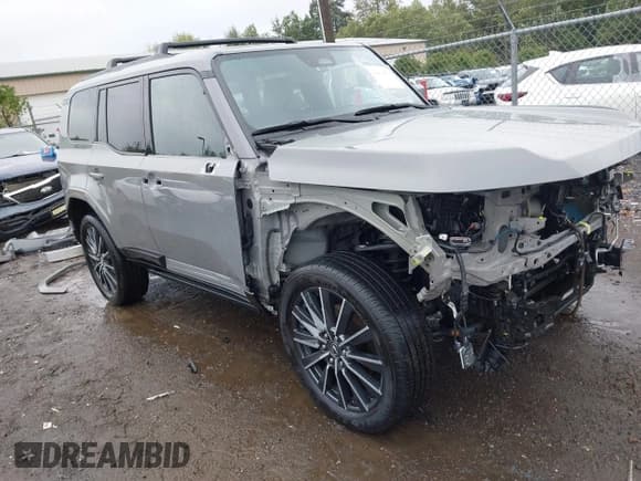 ✅ 2024 Lexus GX 550 Luxury+ • VIN: JTJVBCDX4R5015218 • Лот: 43204059. Опубликован ранее на IAAI с пробегом 19 273 миль. Бесплатный доступ к архиву аукционных продаж из США и подробный отчёт об истории автомобиля на DreamBid. Изображение 1.