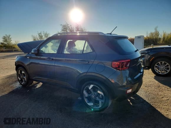 ✅ 2024 Hyundai Venue SEL • VIN: KMHRC8A39RU279939 • Lot: 90418435. Wystawiony na Copart z przebiegiem 47 085 mil. Bezpłatny archiwum sprzedaży aukcyjnych z USA i szczegółowy raport historii pojazdu na DreamBid. Zdjęcie 2.