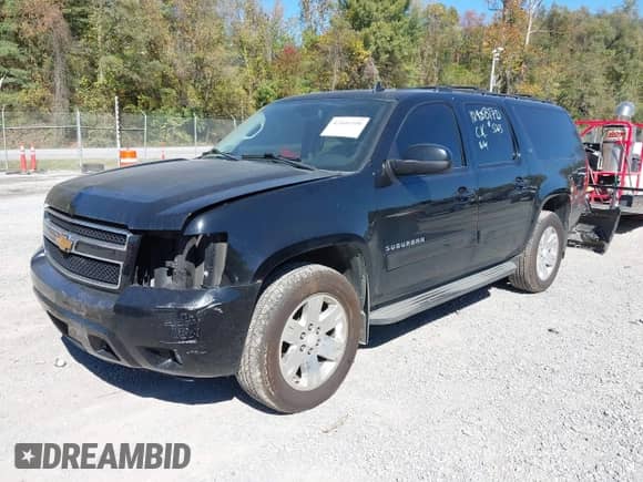 2014 Chevrolet Suburban LT z VIN 1GNSKJE75ER101169, wystawiony jako IAAI lot #43446590 z przebiegiem Nie podano mil oraz . Historia ofert i sprzedaży dostępna na DreamBid. Obrazek 2.