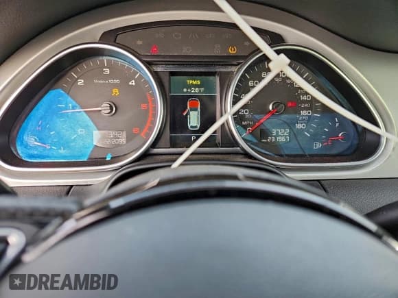 ✅ 2014 Audi Q7 Prestige • VIN: WA1WMAFE5ED012775 • Lot: 95211425. Listed on Copart with 231,967 mi. Free auction sales archive from the USA and detailed vehicle history report at DreamBid. Image 9.