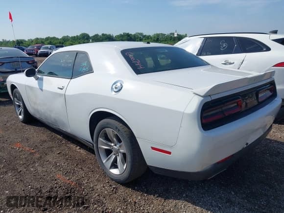 ✅ 2019 Dodge Challenger SXT • VIN: 2C3CDZAG8KH677561 • Lot: 42545323. Wystawiony na IAAI z przebiegiem 72 429 mil. Bezpłatny archiwum sprzedaży aukcyjnych z USA i szczegółowy raport historii pojazdu na DreamBid. Zdjęcie 3.
