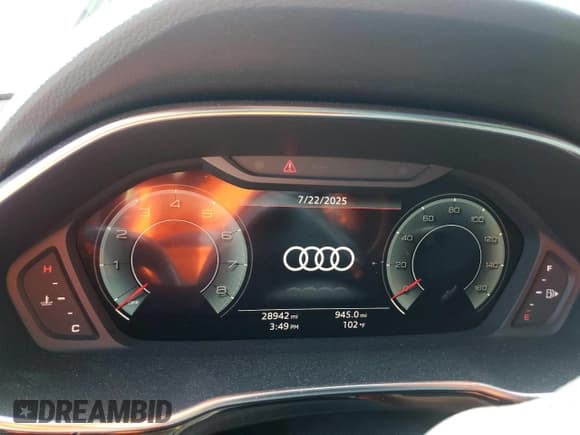 ✅ 2023 Audi Q3 S line Premium Plus • VIN: WA1EECF33P1050495 • Lot: 65597745. Wystawiony na Copart z przebiegiem 28 942 mil. Bezpłatny archiwum sprzedaży aukcyjnych z USA i szczegółowy raport historii pojazdu na DreamBid. Zdjęcie 9.