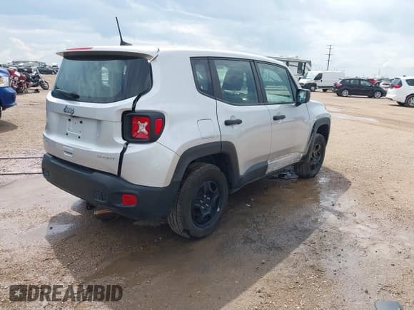 ✅ 2021 Jeep Renegade Freedom • VIN: ZACNJDAB6MPN15656 • Лот: 42581580. Опубликован ранее на IAAI с пробегом 14 622 миль. Бесплатный доступ к архиву аукционных продаж из США и подробный отчёт об истории автомобиля на DreamBid. Изображение 4.