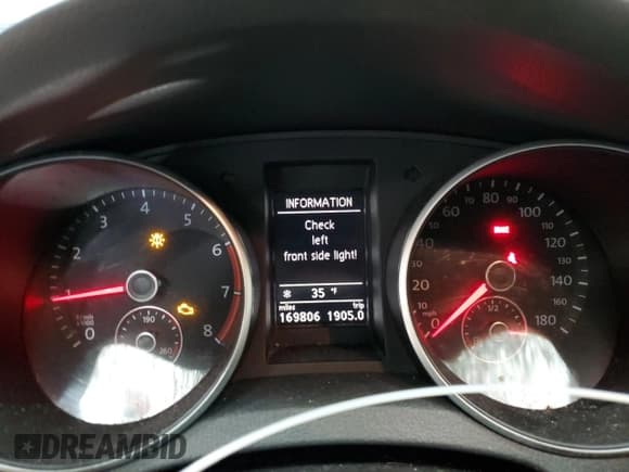 ✅ 2011 Volkswagen Golf GTI w/Sunroof PZEV • VIN: WVWED7AJ5BW197287 • Lot: 88570205. Wystawiony na Copart z przebiegiem 169 806 mil. Bezpłatny archiwum sprzedaży aukcyjnych z USA i szczegółowy raport historii pojazdu na DreamBid. Zdjęcie 9.