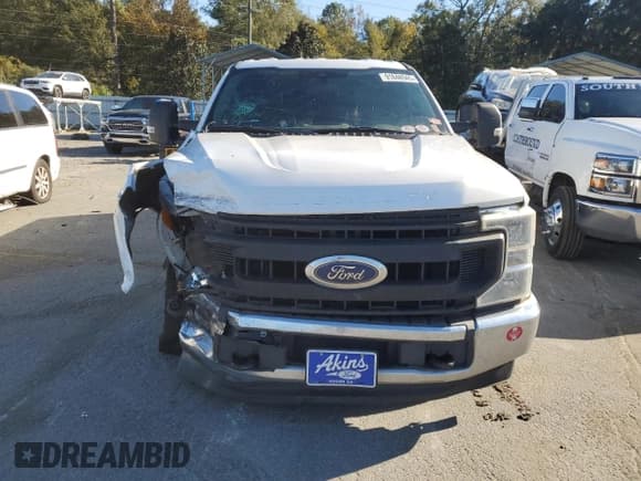 ✅ 2020 Ford F-250 XL • VIN: 1FTBF2A62LED10681 • Lot: 91848945. Wystawiony na Copart z przebiegiem 226 863 mil. Bezpłatny archiwum sprzedaży aukcyjnych z USA i szczegółowy raport historii pojazdu na DreamBid. Zdjęcie 5.