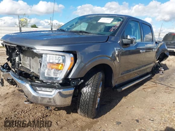✅ 2023 Ford F-150 XLT • VIN: 1FTFW1E58PFB72576 • Lot: 43572870. Wystawiony na IAAI z przebiegiem 19 757 mil. Bezpłatny archiwum sprzedaży aukcyjnych z USA i szczegółowy raport historii pojazdu na DreamBid. Zdjęcie 17.