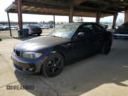 ✅ 2012 BMW 1 Series 128i • VIN: WBAUP9C55CVS94136 • Лот: 57477895. Опубликован ранее на Copart с пробегом 131 115 миль. Бесплатный доступ к архиву аукционных продаж из США и подробный отчёт об истории автомобиля на DreamBid. Изображение 1.