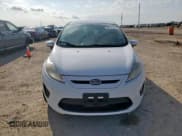 ✅ 2013 Ford Fiesta SE • VIN: 3FADP4EJXDM118880 • Lot: 82126065. Wystawiony na Copart z przebiegiem 147 015 mil. Bezpłatny archiwum sprzedaży aukcyjnych z USA i szczegółowy raport historii pojazdu na DreamBid. Zdjęcie 5.