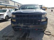 ✅ 2019 Chevrolet Silverado 1500 Custom Trail Boss • VIN: 3GCPYCEF4KG207110 • Lot: 71401624. Wystawiony na Copart z przebiegiem 79 921 mil. Bezpłatny archiwum sprzedaży aukcyjnych z USA i szczegółowy raport historii pojazdu na DreamBid. Zdjęcie 5.