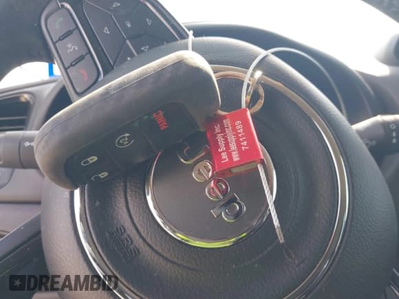 ✅ 2017 Jeep Renegade Latitude • VIN: ZACCJABB5HPG45926 • Lot: 42979862. Listed on IAAI with 45,864 mi. Free auction sales archive from the USA and detailed vehicle history report at DreamBid. Image 11.