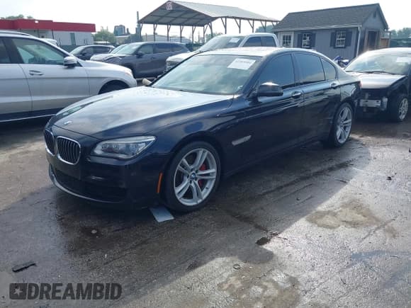 ✅ 2015 BMW 7 Series 750i • VIN: WBAYA8C52FG197627 • Lot: 42369384. Listed on IAAI with 111,358 mi. Free auction sales archive from the USA and detailed vehicle history report at DreamBid. Image 2.