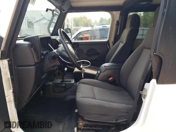 ✅ 2006 Jeep Wrangler Unlimited LWB • VIN: 1J4FA44S66P710265 • Lot: 67661105. Wystawiony na Copart z przebiegiem 151 206 mil. Bezpłatny archiwum sprzedaży aukcyjnych z USA i szczegółowy raport historii pojazdu na DreamBid. Zdjęcie 7.