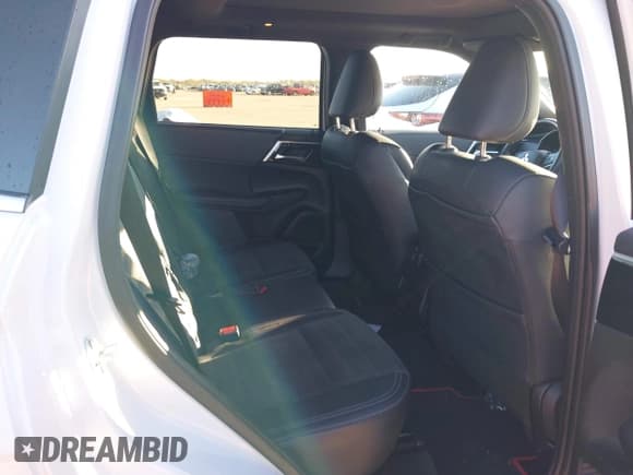 ✅ 2024 Mitsubishi Outlander SE • VIN: JA4J4VA85RZ068663 • Lot: 43882728. Listed on IAAI with 20,560 mi. Free auction sales archive from the USA and detailed vehicle history report at DreamBid. Image 8.