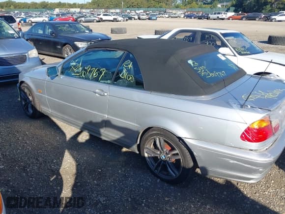 ✅ 2001 BMW 3 Series 330Ci • VIN: WBABS53461JU86613 • Lot: 43349266. Listed on IAAI with Not provided. Free auction sales archive from the USA and detailed vehicle history report at DreamBid. Image 3.