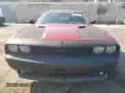 2009 Dodge Challenger SE z VIN 2B3LJ44V09H522578, wystawiony jako Copart lot #71473324 z przebiegiem 127 289 mil mil oraz Szkoda całkowita • Salvage title. Historia ofert i sprzedaży dostępna na DreamBid. Obrazek 5.